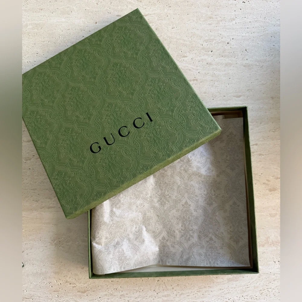 NWT Gucci GG DIAMONDS SILK SQUARE SCARF UNISEX❤️